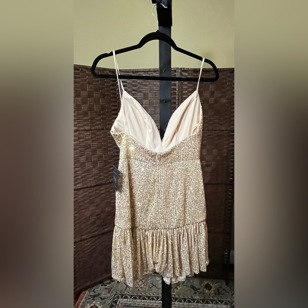 New MAC DUGGAL Gold Sequined Faux Wrap Ruffled Hem Mini Dress – Size 4 - Picture 4 of 10